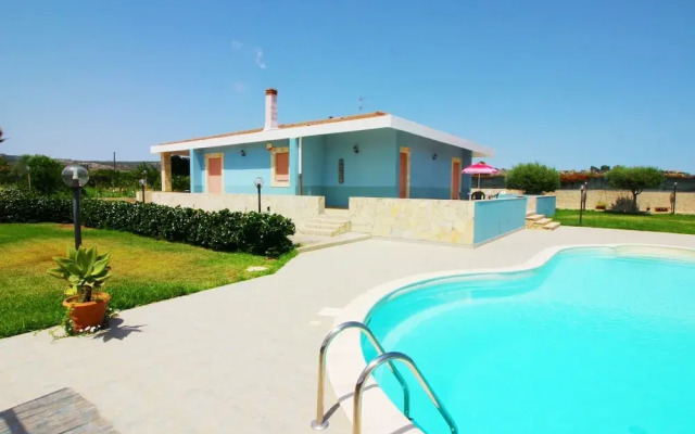 Serene Villa in Floridia With Swimming Pool