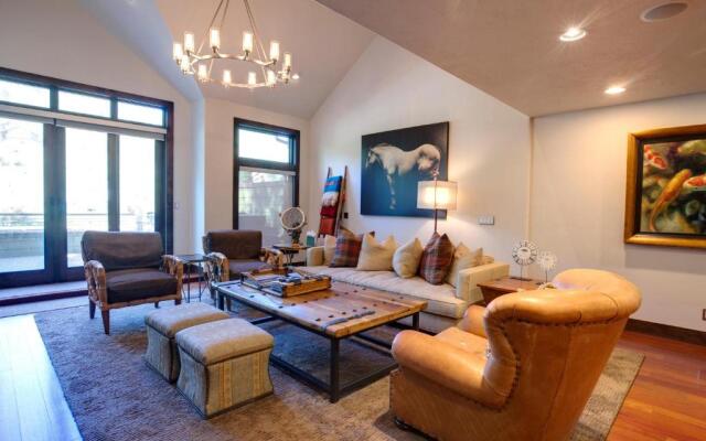 607 Deer Valley Drive