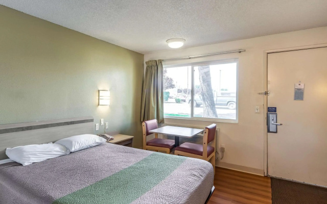 Motel 6 Clarkston, WA