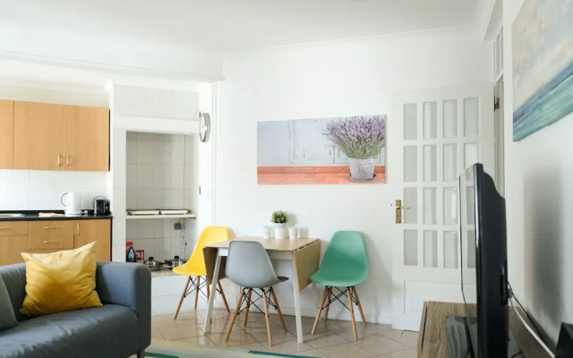 06 Olive Grove Apartment