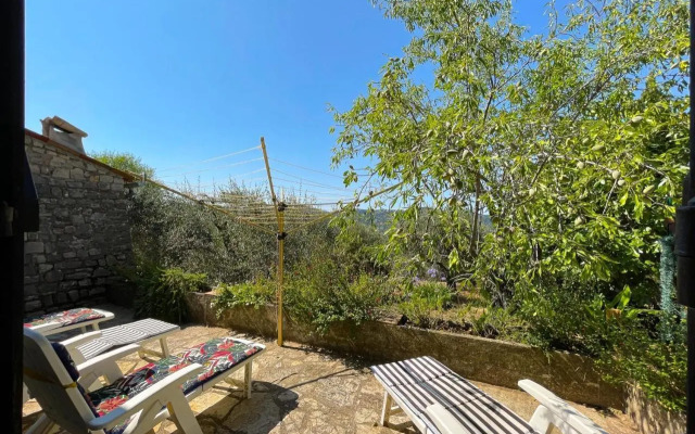 Charming Provencal farmhouse - 6 people - near Grasse