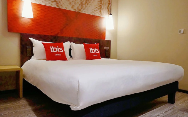 Ibis Jiayuguan Railway Station Hotel