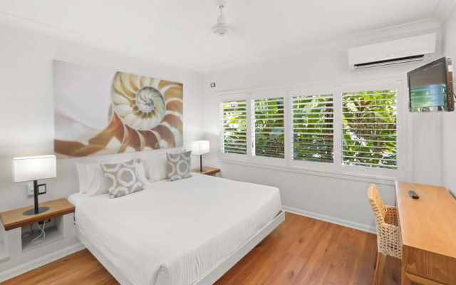 Alamanda Palm Cove by Lancemore