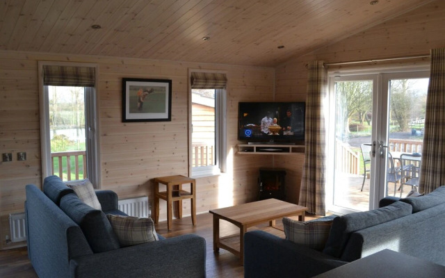 The Chiltern Lodges at Upper Farm Henton