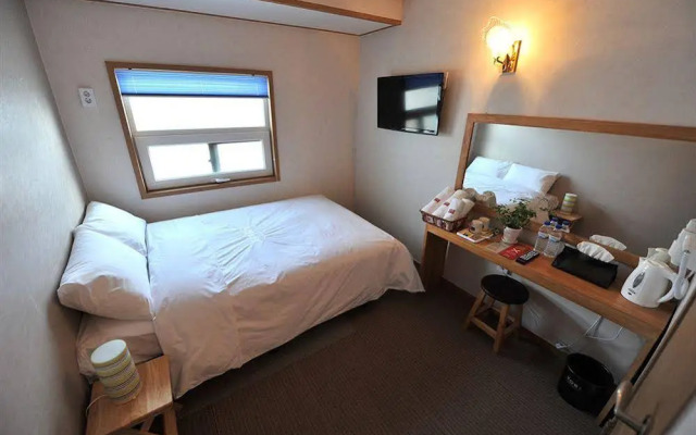 Tori Hotel