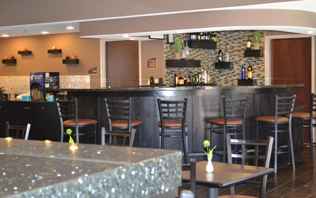 Red River Inn And Suites
