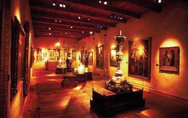 Parador-Museo Santa Maria