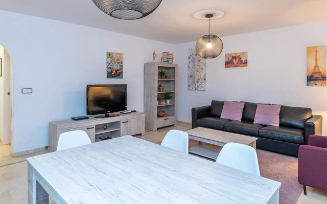 Tranquilo apto 2habs con WIFI AC PISCINA