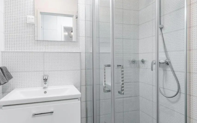 Sweet & Spicy - Brand New Apartment with Balcony (Adults Only)