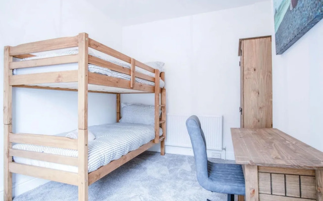 Castle Square - 2 Bedroom Holiday Home - Mumbles