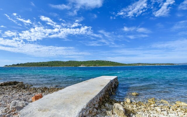 Mobile Home Rock Rose 2