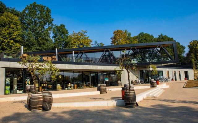 Luxury Hill Lodge, 2 Bathrooms, Near Maastricht