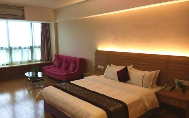 Chuanghui Business Hotel