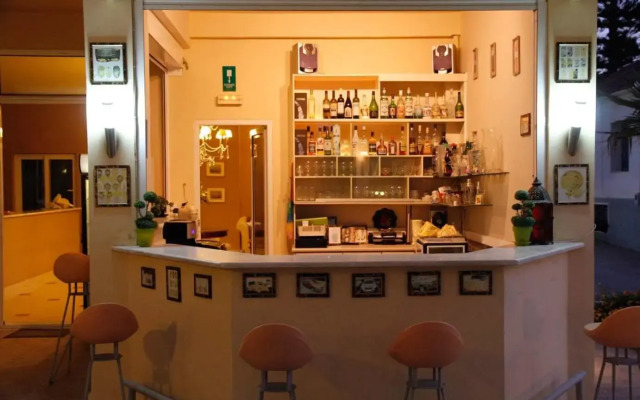 Lambrinos Suites