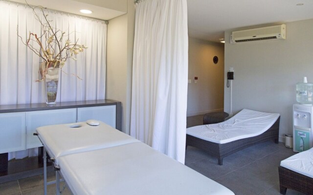 Oceana Suites Ocean Drive