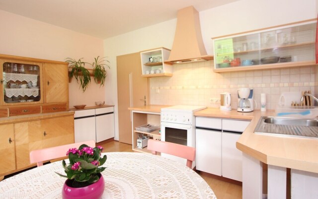 Cosy Apartment in Neukirchen near Krimmler Waterfalls