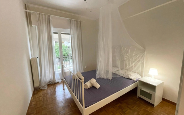 Faliro Apartments Next To The Beach