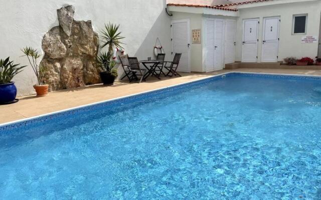 2 bed apt mountains and costal views with pool