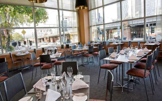 Clarion Suites Gateway