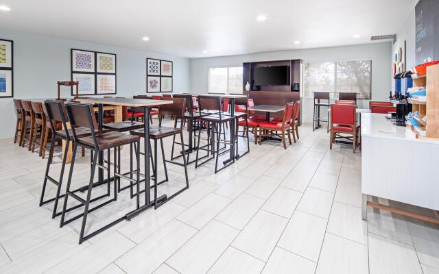 Holiday Inn Express & Suites Watsonville by IHG