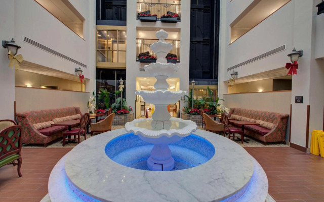 Hampton Inn & Suites Rockville Centre