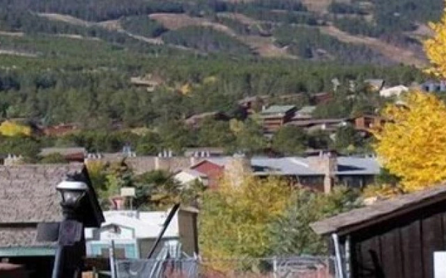 Ski and Racquet B102