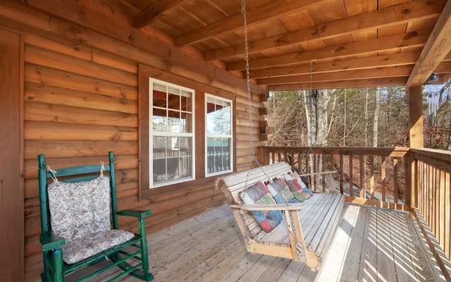 Sleepin' Inn 2 Bedroom Cabin by RedAwning