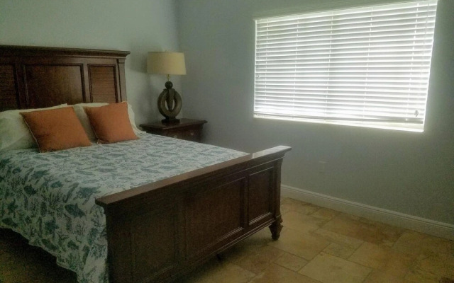 Vistalmar Two Bedroom Deluxe Apartment