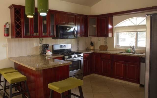 Touch of elegance! 6 Bedroom near the beach
