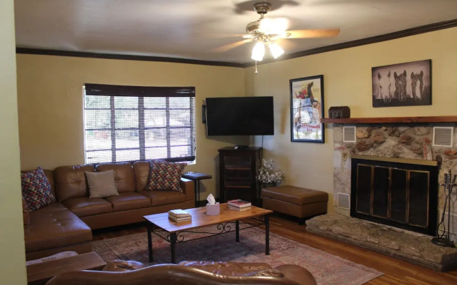 Frio Springs Lodges