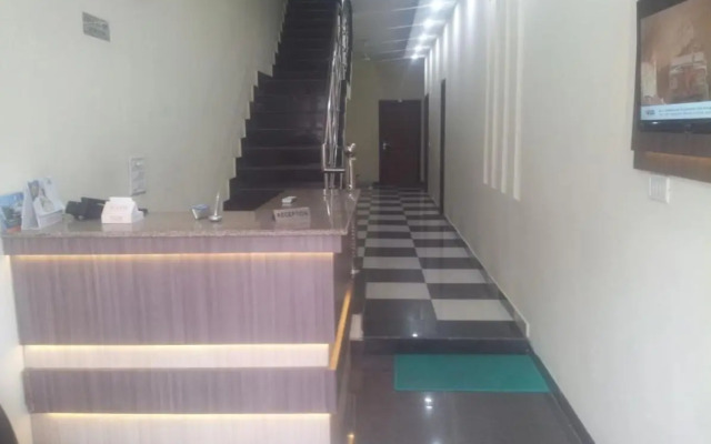 Hotel M City