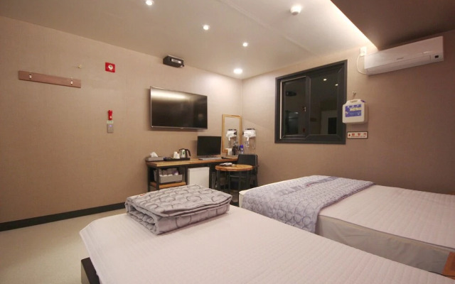 Jinju Broadway 42nd Street