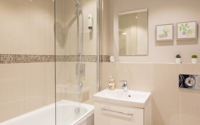 New Apartment Free Electric Car Charging