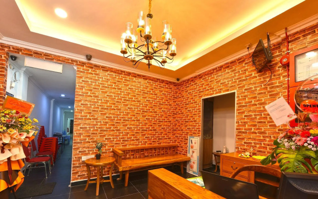 OYO 90572 J Hotel Masjid India