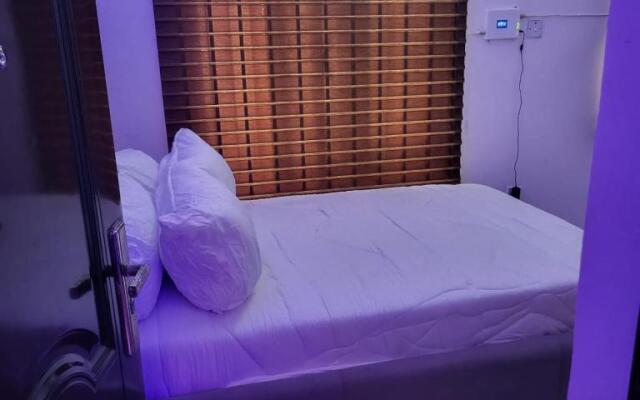 Julaz Apartment & Lounge