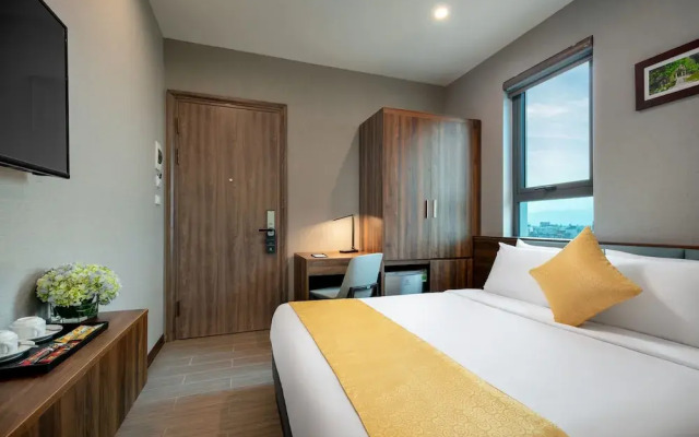 Golden Season Hotel