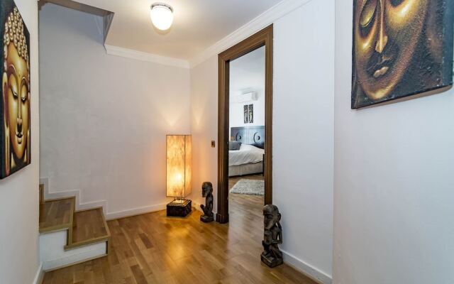 AP149 -Townhouse with pool and roof terrace
