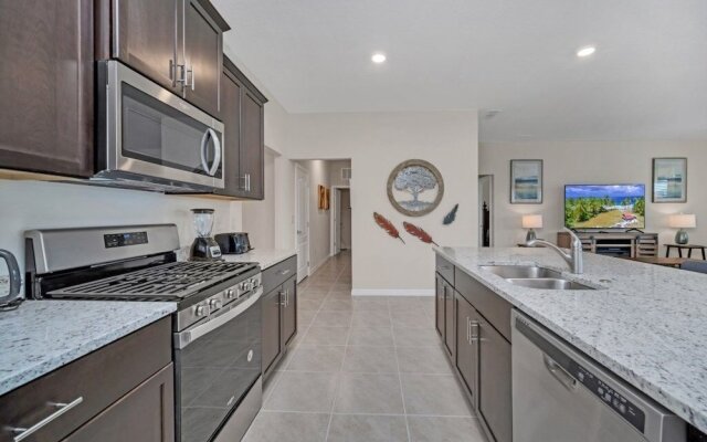 7535oakmoss 7 Bedroom Villa by RedAwning