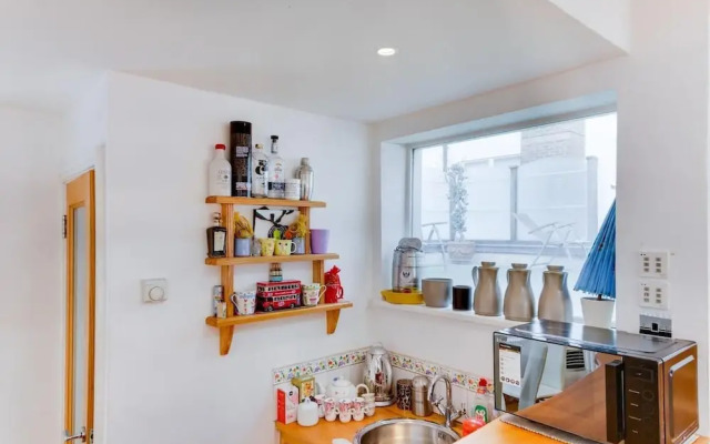 Specious Family Kensington 5-bed House, Sleeps 12