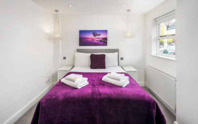 JOIVY 2-bed flat in West London