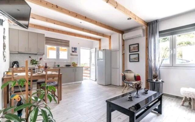The Holiday House 3