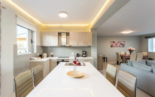 Beachfront Artemida Retreat - Peony Seabreeze Gem