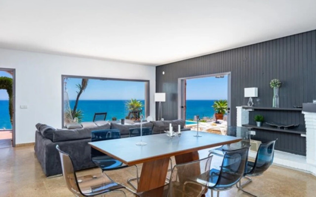 Villa - 4 Bedrooms with Pool, WiFi and Sea views - 107880