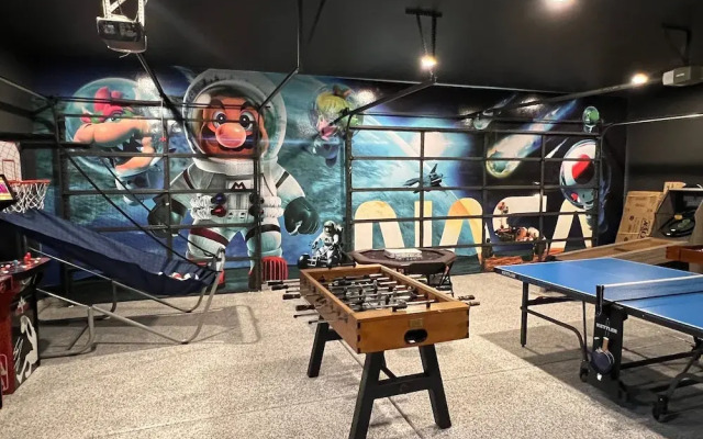 Wanderlust: Pool/spa, Waterslide, Firepit, Game Rm