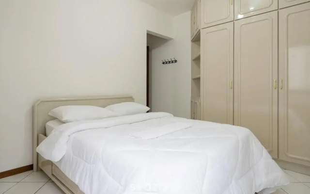 Apartment w Balcony 250m From Praia Central Erj101