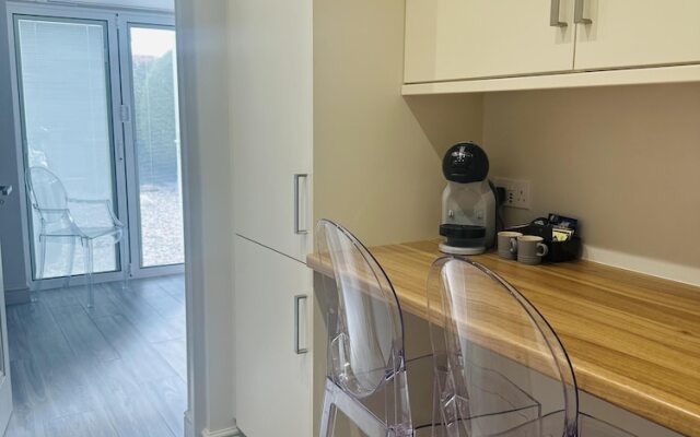 Beautiful 1-bed Studio in Bourne end
