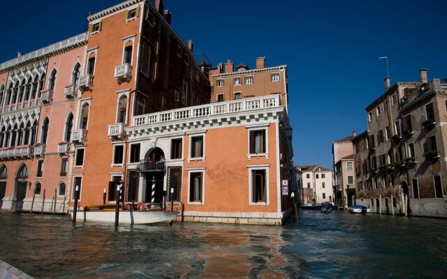 Palazzo Barbarigo Sul Canal Grande