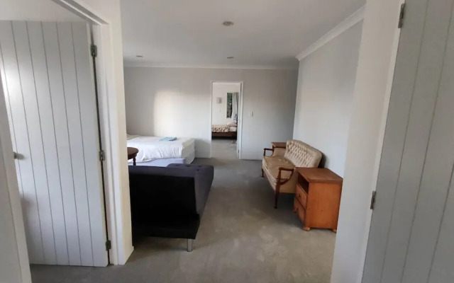 5 Bedroom House at 82A Richardson Road