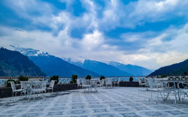 OYO 13836 Hotel Manu Vatika