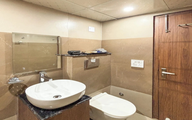 Housr 1 RK Apartment Sec 28 Gurgaon Mega
